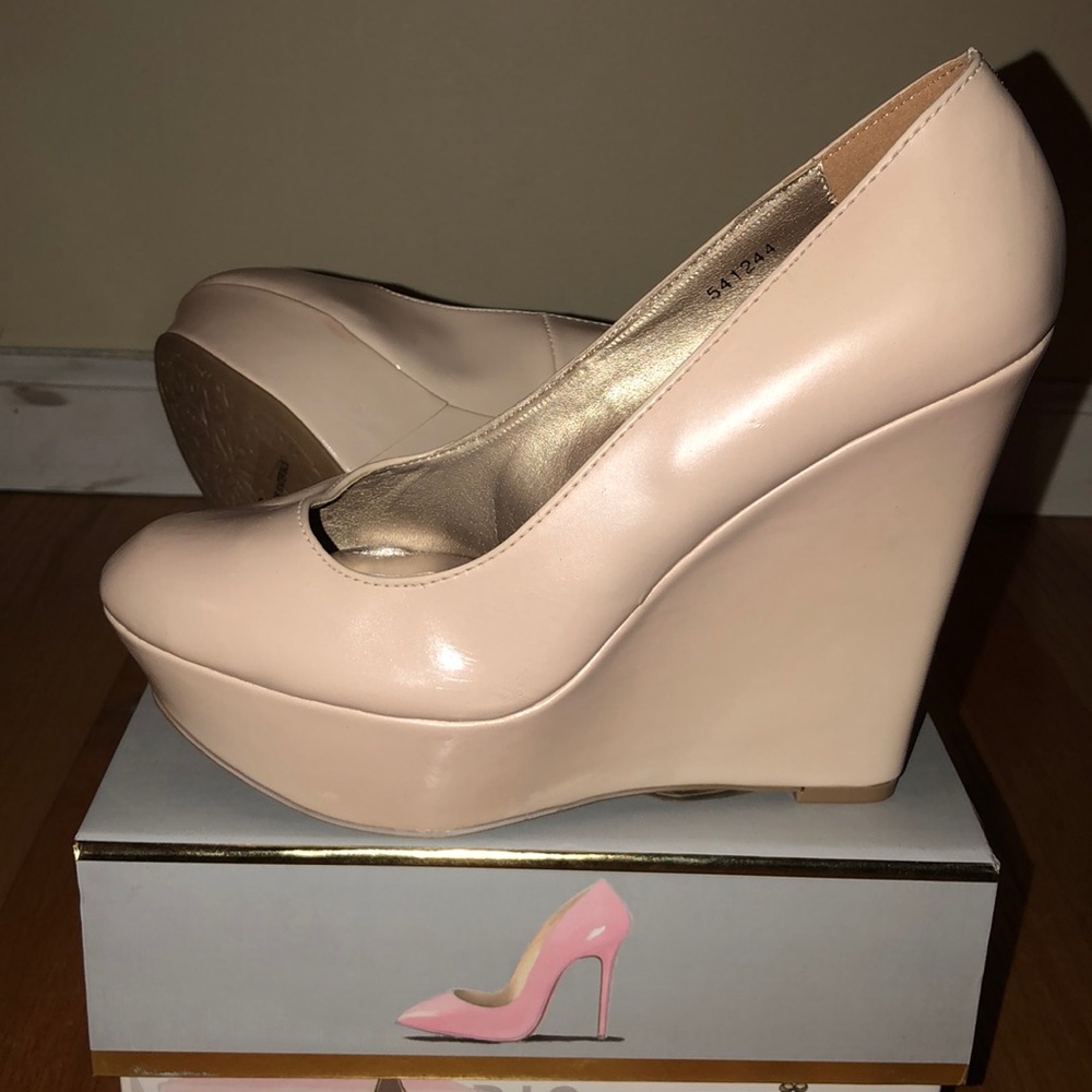 Patent Leather Rounded-Toe Wedges- Nude Size 8